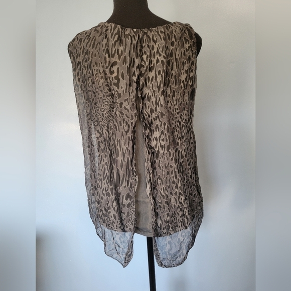 H Trend Silk Animal Print Top Grey Medium - Picture 2 of 10
